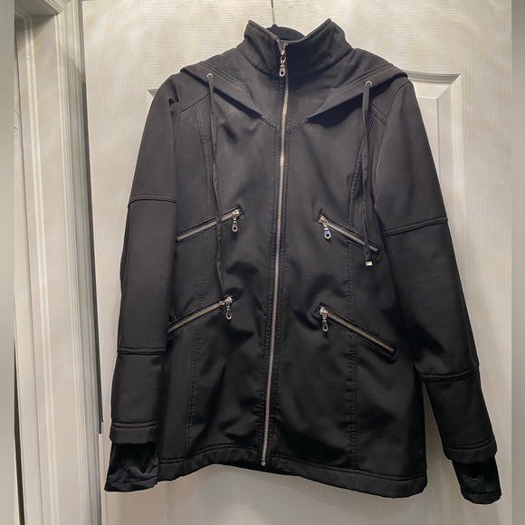 DKNY hooded black rain jacket Size M in good condition - Picture 3 of 10